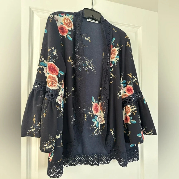 Tops - Blue floral kimono